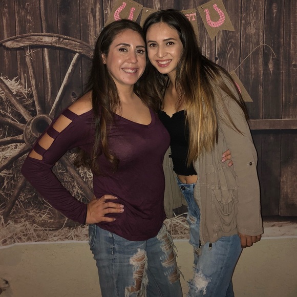 🔸 Meet Your Posher 🤪 - Picture 4 of 4